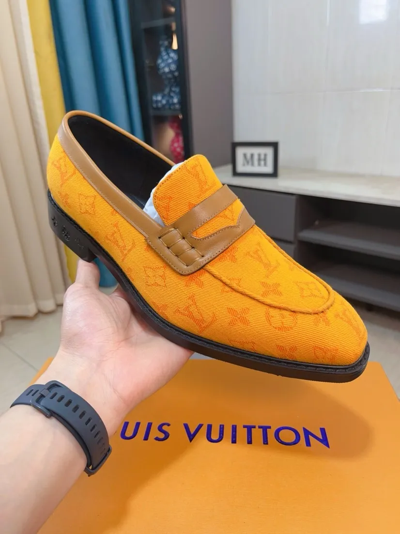 Ex-factory price 720🌹🌹High version [LV] Louis Vuitton's popular casual leather shoes🎖Fashionable and elegant🎖🎖Material: Original imported open-edge beaded cowhide, washed cowhide leather lining, original open-molded rubber outsole, high-end and classy, ​​elegant quality, instantly transforming into a handsome man ❤❤Standard\nNumber: 38-44